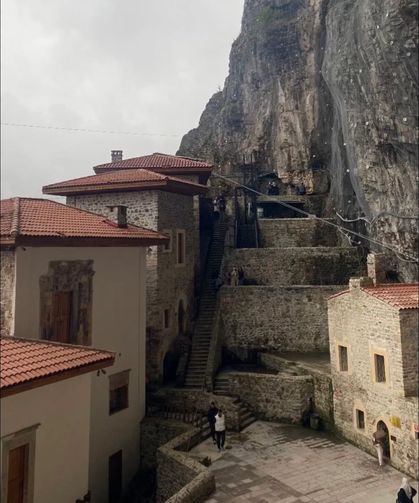 Trabzon’un Kayalıklardaki Hazinesi Sümela Manastırı