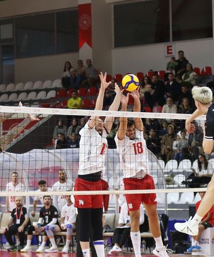Voleybol: SMS Grup Efeler Ligi