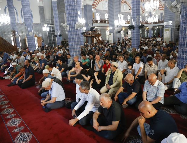 Adana, Mersin, Hatay ve Osmaniye'de bayram namazı kılındı