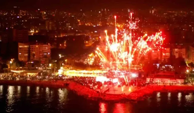 Mersin Büyükşehir Belediyesi, Mersinlilere 2024'ü Coşkuyla Karşılamaları İçin 'Sokak Partisi' Düzenledi