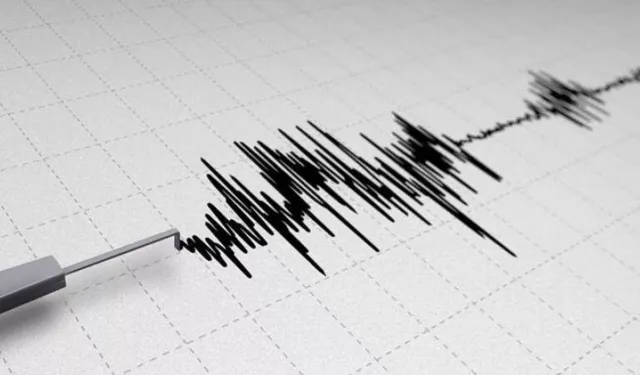 Endonezya'nın Batı Papua Eyaletinde 6,2 Büyüklüğünde Deprem