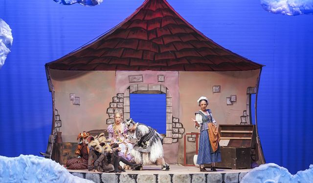 Antalya Devlet Opera ve Balesi çocuk operası "Rapunzel"i sahneledi