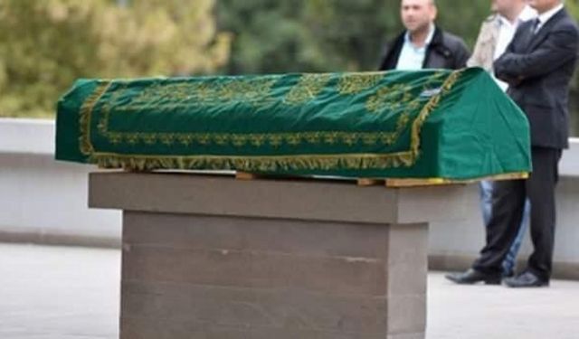 Osmaniye'de Vefat Eden Kadının Canlılık Belirtileri Gündem Oldu: Ölüm Sonrası Seğirmeler Tartışma Yarattı