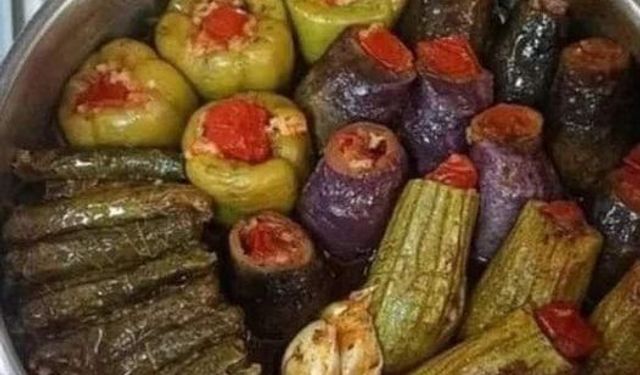 Osmaniye'nin Geleneksel Sofralarına Lezzet Katıyor: Karışık Dolma Tarifi