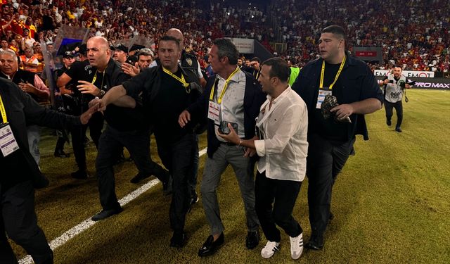 Fenerbahçe Başkanı Ali Koç'u İterek Düşüren Göztepe Görevlisine Ev Hapsi Cezası