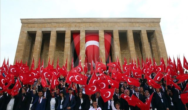Gençlik Haftasında Şehir Işıl Işıl