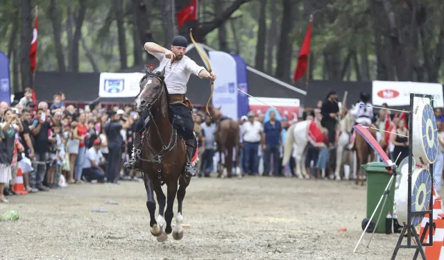 Antalya’da Yörüklerin Buluşması: Renkli Festival Nefes Kesti