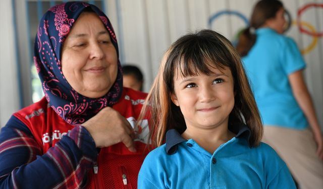 Kızılay Gönüllüleri  Köy Okulunda Ücretsiz Saç Kesimi Yaptı