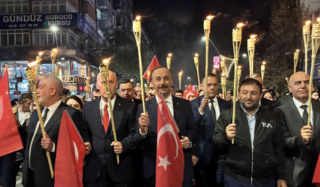 Isparta'da fener alayı düzenlendi