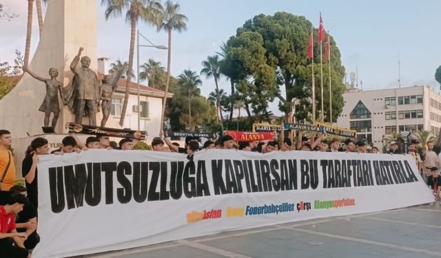 Taraftar grupları tek yürek oldu, kadına şiddete ’hayır’ dedi