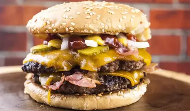 6 Kişilik Hamburger Keyfi Hastanede Bitti