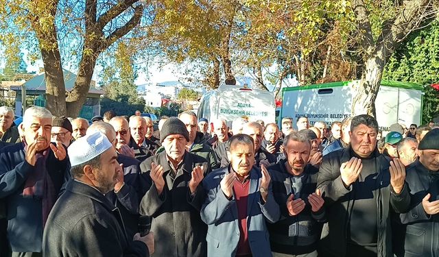 Adana'da vefat eden emekli polis Ziya Ayaz'ın cenazesi defnedildi