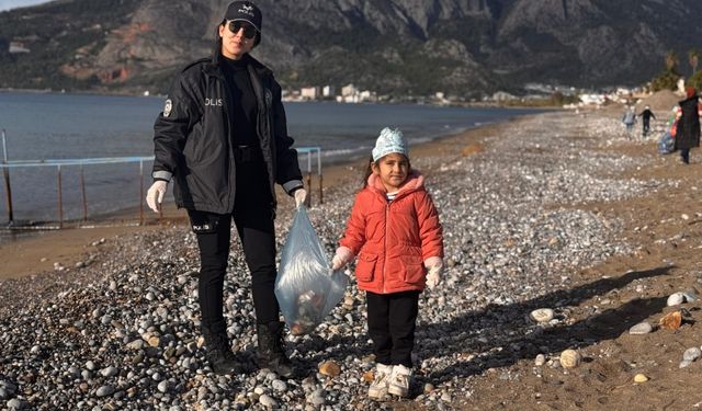 Bozyazı'da sahil temizliği yapıldı