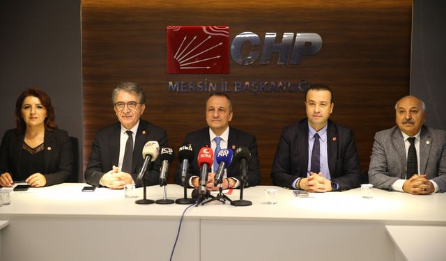 CHP'li Karatepe ve Demir, Mersin'de basın mensuplarıyla bir araya geldi