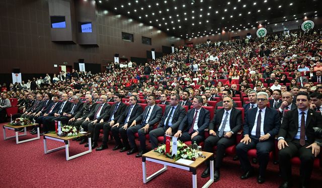 "Doğu Akdeniz Kariyer Fuarı" Adana'da başladı