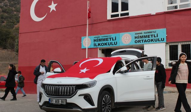 Saimbeyli'de Yerli Malı Haftası kapsamında öğrencilere Togg tanıtıldı