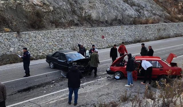 Harboğazı Mevkiinde Trafik Kazası  Yaralılar Var