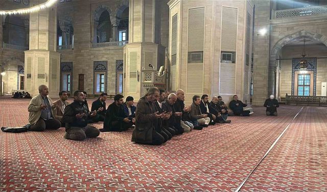 Adanalılar Ferdi Tayfur’un mevlidine ilgi göstermedi