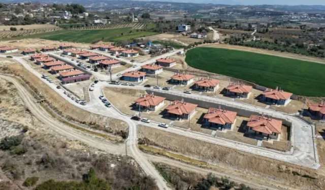 Bakan Kurum, Kahramanmaraş'ta 250 Bininci Afet Konutu Anahtar Teslimi ve Kura Çekim Töreni'nde konuştu:
