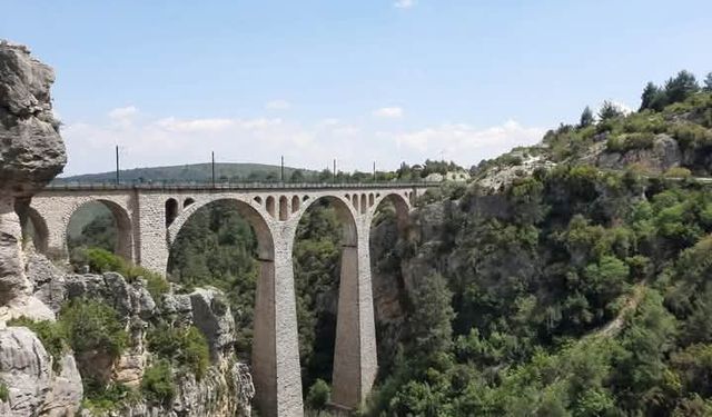 Tarihin İzinde Varda Köprüsü’nün Hikâyesi