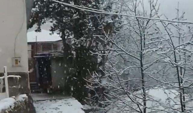 Kadirli'nin Yüksek Kesimlerine Kar Yağdı  Vatandaşlar Karın Keyfini Çıkardı