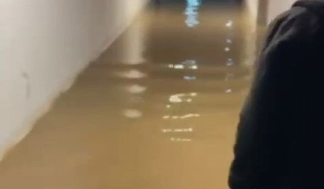 Sağanak yağış CHP’li belediyeyi de vurdu: Bodrum katını su bastı
