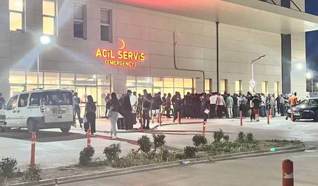 Burdur'da devrilen traktörün altında kalan çocuk öldü, 4 kişi yaralandı