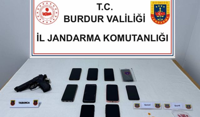 Burdur'da uyuşturucu operasyonunda yakalanan 13 zanlı tutuklandı