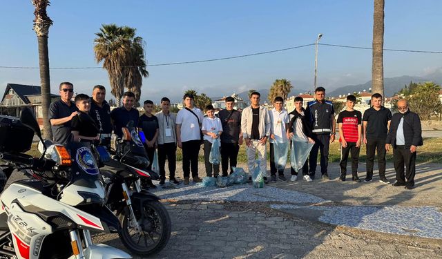 Safranbolu ve Osmaniye’den Gelen Öğrenciler Dörtyol Sahilini Temizledi