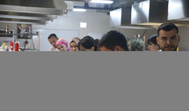 Kahramanmaraş İstiklal Üniversitesinin öğrencileri Çerkez mutfağını tanıdı