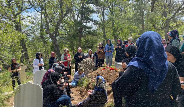 Kahramanmaraş'ta eski eşinin öldürdüğü kadın toprağa verildi