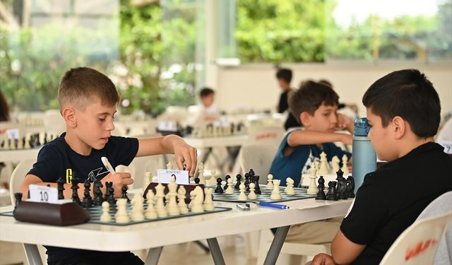 Kumluca'da satranç turnuvası düzenlendi