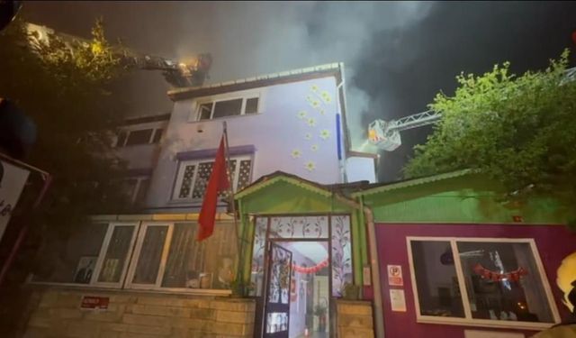 Anaokulu Yangını Yan Binaya Sıçradı