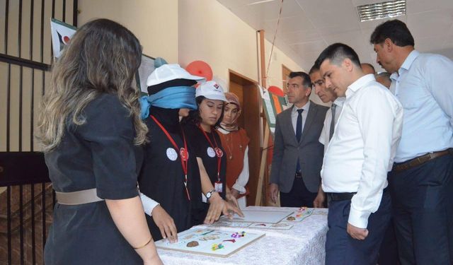 Sumbas’ta TÜBİTAK 4006 Bilim Fuarı İlgi Gördü