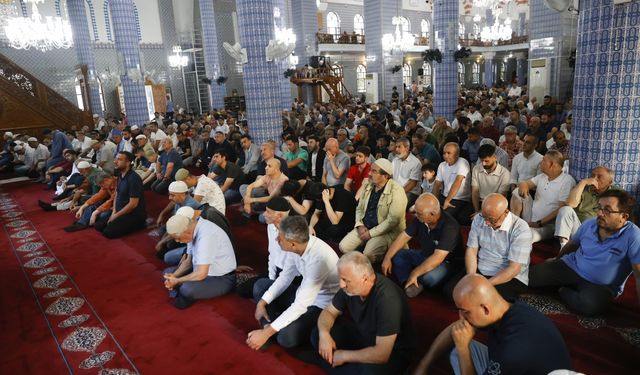 Adana, Mersin, Hatay ve Osmaniye'de bayram namazı kılındı