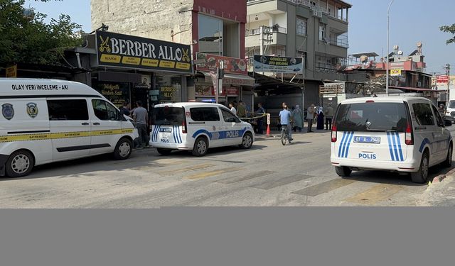 Adana'da oğlu tarafından bıçaklanan kadın hayatını kaybetti