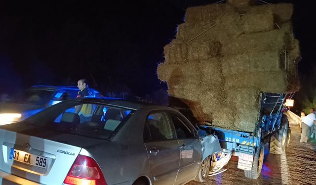Adana'da traktöre çarpan otomobilin sürücüsü yaralandı