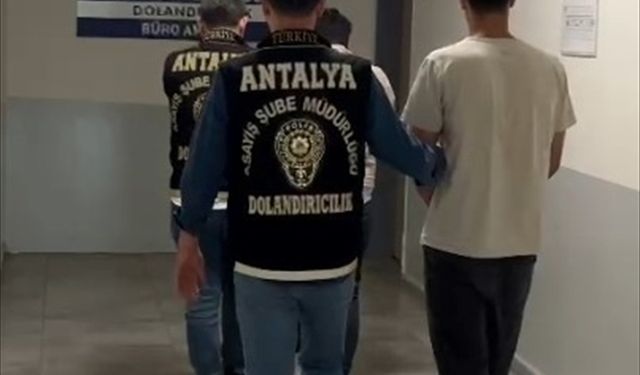 Antalya'da dolandırıcılık operasyonunda yakalanan 2 şüpheli tutuklandı