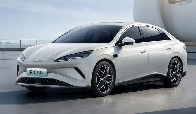 Fiat Egea Fiyatına Elektrikli Sedan: Seal 06 Sahneye Çıktı