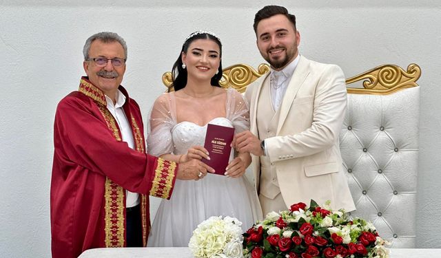 Genç Çifte Başkan Yeşildemir’den Nikah Sürprizi