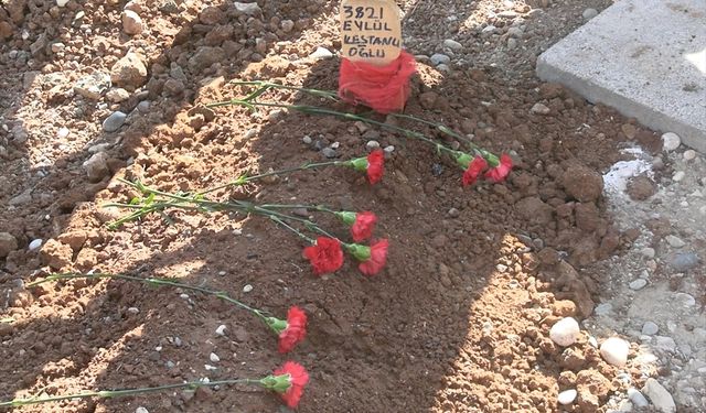 GÜNCELLEME - Gaziantep'te trafik kazasında ölen anne ve 2 çocuğu defnedildi