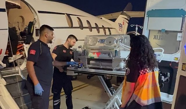 Hatay'da ambulans uçak 10 günlük bebek için havalandı
