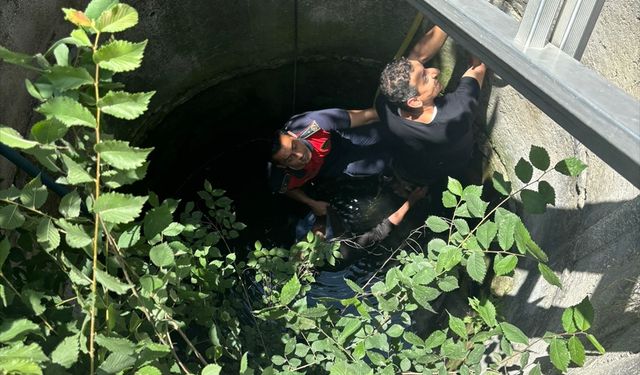 Hatay'da kuyuya düşen adamı itfaiye kurtardı