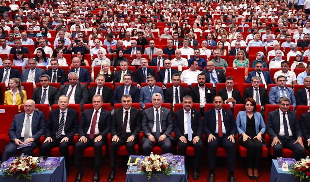 Ticaret Bakanı Ömer Bolat, Mersin Ekonomi Zirvesi'nde konuştu: (2)