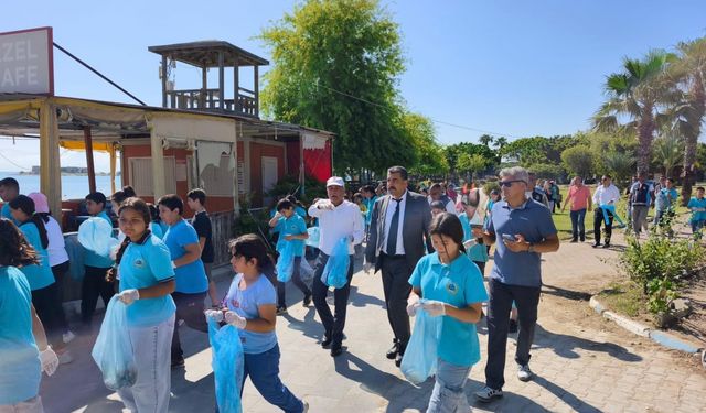Yumurtalık’ta sahilde temizlik yapıldı