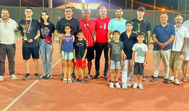 Erzin'de Tenis Turnuvasında Büyük Heyecan