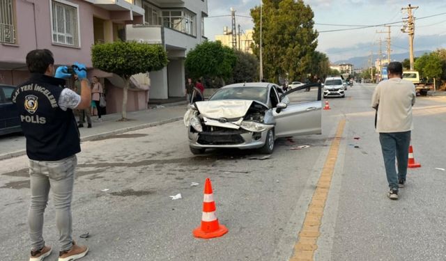 GÜNCELLEME - Hatay'da 3 aracın karıştığı zincirleme kazada 1 kişi hayatını kaybetti