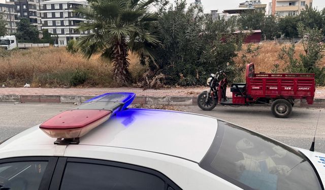 Hatay'da babası tarafından bıçakla öldürülen gencin cenazesi defnedildi