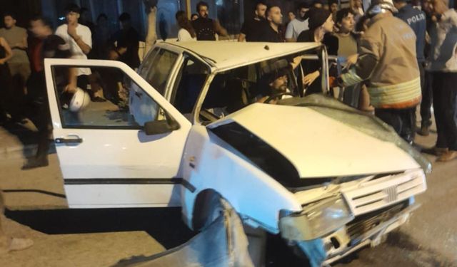Hatay'da pikapla çarpışan otomobilin sürücüsü yaralandı