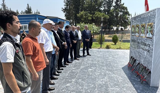 Hatay'da şehit polis memurları dualarla anıldı